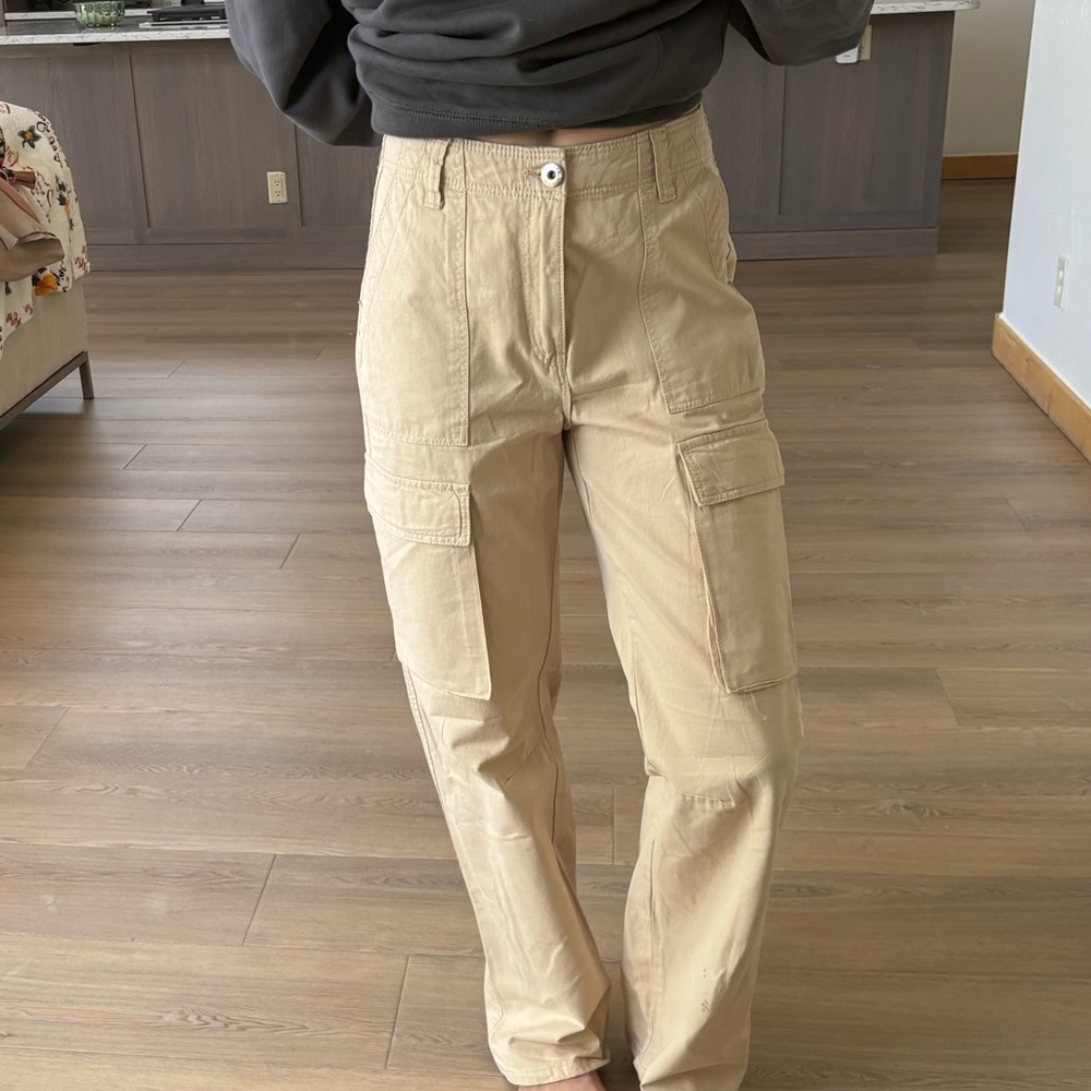 Never worn, Bershka Beige Cargo Pants. Size 4!